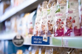 dm-drogerie markt: Erfolgreiches Geschäftsjahr für dm: Digitalisierung prägt die Arbeitsgemeinschaft / 571 Millionen Kunden besuchten die 1.892 dm-Märkte / Umsatz in Europa liegt bei mehr als 10 Milliarden Euro