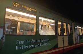 Bundespolizeiinspektion Offenburg: BPOLI-OG: Mann bewirft S-Bahn mit Steinen und verletzt Reisende