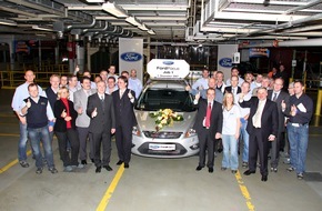 Ford-Werke GmbH: Start frei: Neuer Ford Focus läuft vom Band / Wirtschaftsminister Joachim Rippel besucht Werk in Saarlouis