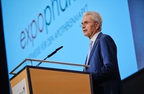 ABDA - Bundesvereinigung Deutscher Apothekerverb&auml;nde e. V.: Expopharm: DAV-Vorsitzender Dr. Hubmann fordert sofortige, sp&uuml;rbare Honorarerh&ouml;hung f&uuml;r Apotheken