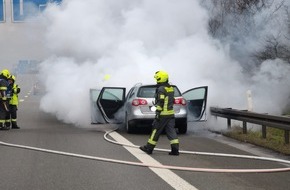 Autobahnpolizeiinspektion: API-TH: Vollsperrung - Pkw in Vollbrand