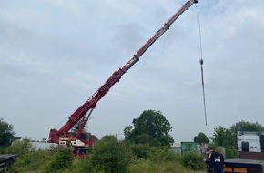 Bundespolizeidirektion Sankt Augustin: BPOL NRW: Frachtcontainer mittels Kraneinsatz geklaut - Bundespolizei stellt Diebe