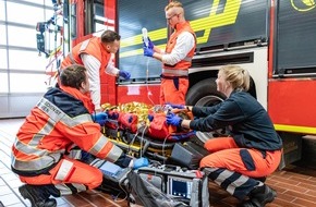 Feuerwehr Bremerhaven: FW Bremerhaven: Notfallsanitäterin und Notfallsanitäter bei der Feuerwehr gesucht