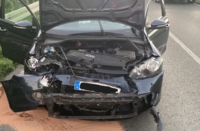Feuerwehr Paderborn: FW Paderborn: Verkehrsunfall mit zwei Pkw auf der B64