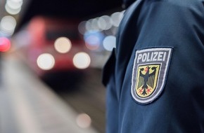 Bundespolizeidirektion Sankt Augustin: BPOL NRW: Mit 1,4 Promille und ohne Maske im Zug: Mann beleidigt und greift Bundespolizei an