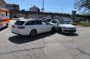 Polizeiinspektion Zweibr&uuml;cken: POL-PIZW: Verkehrsunfall mit leichtverletzter Person/ Wer hatte rot? Zeugen gesucht!