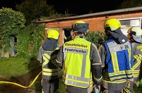 Freiwillige Feuerwehr Hünxe: FW Hünxe: Brand in Pferdestall, Tiere gerettet