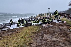 Kreisfeuerwehrverband Segeberg: FW-SE: Kräfte aus dem Kreis Segeberg bei Deichverteidigung gefordert