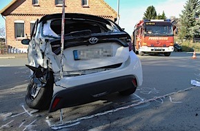 Polizeiinspektion Hameln-Pyrmont/Holzminden: POL-HM: Schwerer Verkehrsunfall mit vier Verletzten in Nienstedt