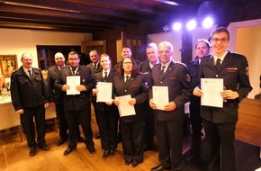 Freiwillige Feuerwehr Kalkar: Feuerwehr Kalkar: Kameradschaftsabend der Freiwilligen Feuerwehr Appeldorn im Zeichen von 100 Jahren Gemeinschaft