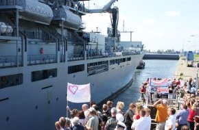 Presse- und Informationszentrum Marine: Deutsche Marine: Pressemeldung: Bilder vom Einlaufen - "Berlin" von "Atalanta" zurückgekehrt