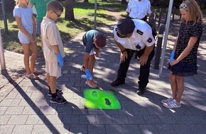 Polizeiinspektion Celle: POL-CE: Kleine F&uuml;&szlig;e zeigen den sicheren Schulweg - Polizei Celle beteiligt sich an landesweiter Pr&auml;ventionskampagne