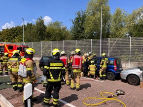 FW Mechernich: Löschzug 4 trainiert auf dem Übungsgelände in Düren-Stockheim