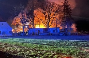 Kreisfeuerwehr Rotenburg (Wümme): FW-ROW: Wohngebäude mit angrenzendem Stall gerät in Brand