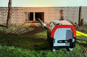 Freiwillige Feuerwehr Celle: FW Celle: Wasserrohrbruch - Keller unter Wasser!