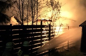 Feuerwehr Gladbeck: FW-GLA: Brennt Gartenlaube in voller Ausdehnung