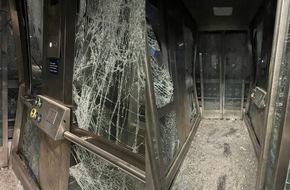 Bundespolizeidirektion Sankt Augustin: BPOL NRW: Unbekannte zerstören Aufzug - Bundespolizei sucht nach Zeugen