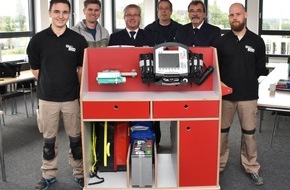 Feuerwehr Dortmund: FW-DO: Prototyp eines Gerätetransportwagens übergeben