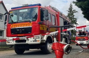 Feuerwehr Dresden: FW Dresden: Sofa gerät in Brand
