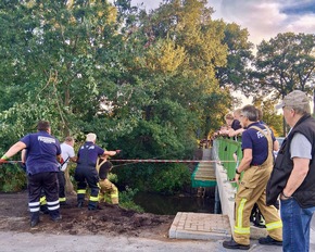 FW-OLL: Die Feuerwehren Sandhatten und Huntlosen treffen sich alle zwei Jahre zum legendären Huntewettkampf