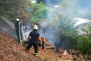 FW-MK: Kradunfall, Waldbrand, aufgerissener Dieseltank und weitere Einsätze der Feuerwehr