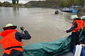 Polizeipräsidium Einsatz, Logistik und Technik: PP-ELT: Schiffsunfall auf der Mosel - Schiff schlägt Leck