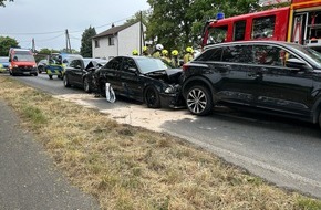 Freiwillige Feuerwehr Alpen: FW Alpen: Verkehrsunfall mit drei beteiligten Pkw