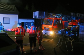 FW LK Neunkirchen: Wohnhaus nach Brand im Dachgeschoss unbewohnbar