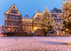 Pressemitteilung: Lichterglanz, Lebkuchen und Lametta