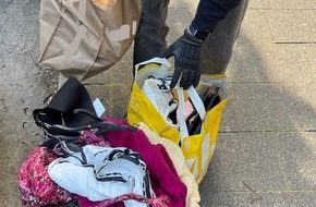 Polizei Düsseldorf: POL-D: Stadtmitte - Zivilfahnder nehmen Ladendiebe auf frischer Tat fest - Beute an Modegeschäft übergeben