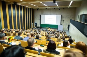 Universität Koblenz: 262 Absolventen am Fachbereich Informatik der Universität Koblenz-Landau verabschiedet
