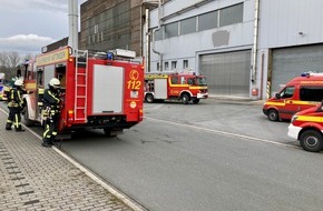Feuerwehr Hattingen: FW-EN: Rauchentwicklung in einer Lagerhalle