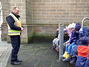 POL-PDTR: Spielend Verkehrsregeln lernen - "Tabaluga-Mobil" erstmalig im Einsatz