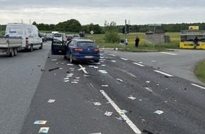 Polizeipräsidium Südosthessen: POL-OF: Schmuck und Bargeld bei Einbruch gestohlen; Festnahme eines 20-Jährigen: Verdacht des illegalen Handels mit Betäubungsmitteln; Flyer verteilten sich über die Fahrbahn und mehr