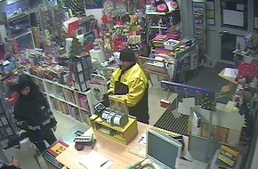 Polizeipräsidium Frankfurt am Main: POL-F: 1469 vom 30.11.2010 - Öffentlichkeitsfahndung - bitte Bild beachten