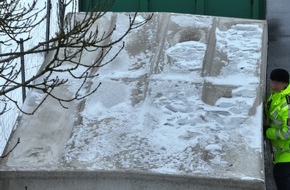 Polizeipr&auml;sidium Mittelhessen - Pressestelle: Mittelhessen: LAHN-DILL-KREIS: Verkehrspolizei kontrolliert Schnee und Eis auf Fahrzeugd&auml;chern - 52 Fahrzeuge beanstandet