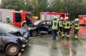 Feuerwehr Sprockhövel: FW-EN: Schwerer Verkehrsunfall im Kreuzungsbereich & Sturmschäden in Gennebreck