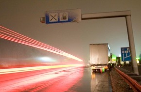 VEDA - Vereinigung Deutscher Autohöfe e.V.: Autobahn: VEDA erhebt schwere Vorwürfe gegen Tank&Rast / Parkplatz-Chaos, Abzocke-Image und eine Milliarde Euro Kosten für die Bürger (FOTO)