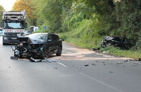 Polizei Bochum: POL-BO: Autofahrer gerät auf Gegenfahrbahn: Drei Verletzte (20, 35, 2) bei Frontalzusammenstoß