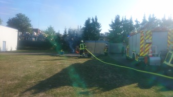 Freiwillige Feuerwehr Werne: FW-WRN: Feuer_1: Brennt Müll neben einer Garage