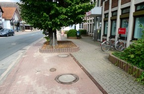 Polizeiinspektion Hameln-Pyrmont/Holzminden: POL-HM: 14-Jähriger beschädigt Damenrad - Eigentümer gesucht