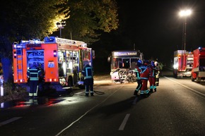 POL-HM: Tödlicher Verkehrsunfall - Motorrad prallt frontal in Linienbus