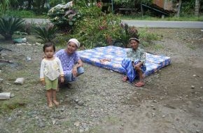 Caritas international: Erdbeben Sumatra: Größte Schäden auf dem Land / Caritas-Mitarbeiter berichten von vollkommen zerstörten Dörfern, deren Bewohner bislang ganz auf sich gestellt sind (mit Bildmaterial)