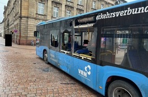Polizeidirektion Ludwigshafen: POL-PDLU: Speyer - Unfall zwischen Rettungswagen und Linienbus