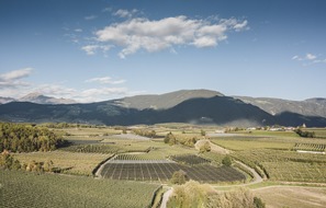 Autonome Provinz Bozen - Ressort für Landwirtschaft: Prozess gegen Umweltinstitut München, Oekom-Verlag und Alexander Schiebel: Südtiroler Landwirtschaftslandesrat setzt ein Zeichen und zieht Anzeigen zurück