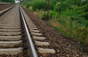 Bundespolizeiinspektion Karlsruhe: BPOLI-KA: Gefährlicher Eingriff in den Bahnverkehr bei Weinheim