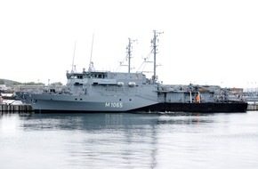 Presse- und Informationszentrum Marine: Minenjagdboot "Dillingen" geht auf große Fahrt (BILD)