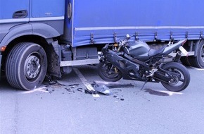 Kreispolizeibehörde Olpe: POL-OE: Motorradfahrer bei Verkehrsunfall verletzt