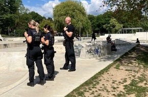 Kreispolizeibehörde Wesel: POL-WES: Moers / Neukirchen - Vluyn - Erneut verstärkte Polizeipräsenz - Kontrollen zeigen Wirkung