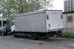 Polizeipräsidium Frankfurt am Main: POL-F: 040429 Â 0475 	Flughafen: Frachtdiebstähle mit hohem Schaden Â 50.000 Euro Belohnung ausgesetzt (Bild beachten